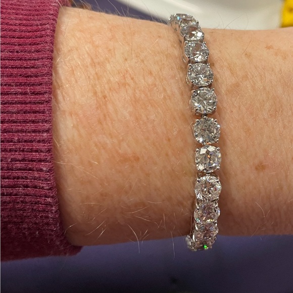Nadri 7.5” crystal clear CZ tennis bracelet silver tone beautiful heavy quality - Picture 6 of 11